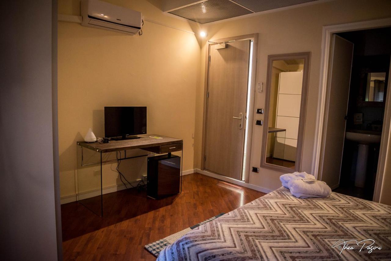 Hotel Lonatino Lonato Ngoại thất bức ảnh